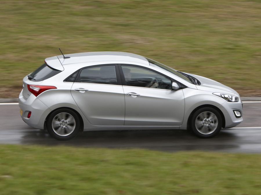  Hyundai i30 5-Door 2012 года  (UK) (фото 15 из 30)